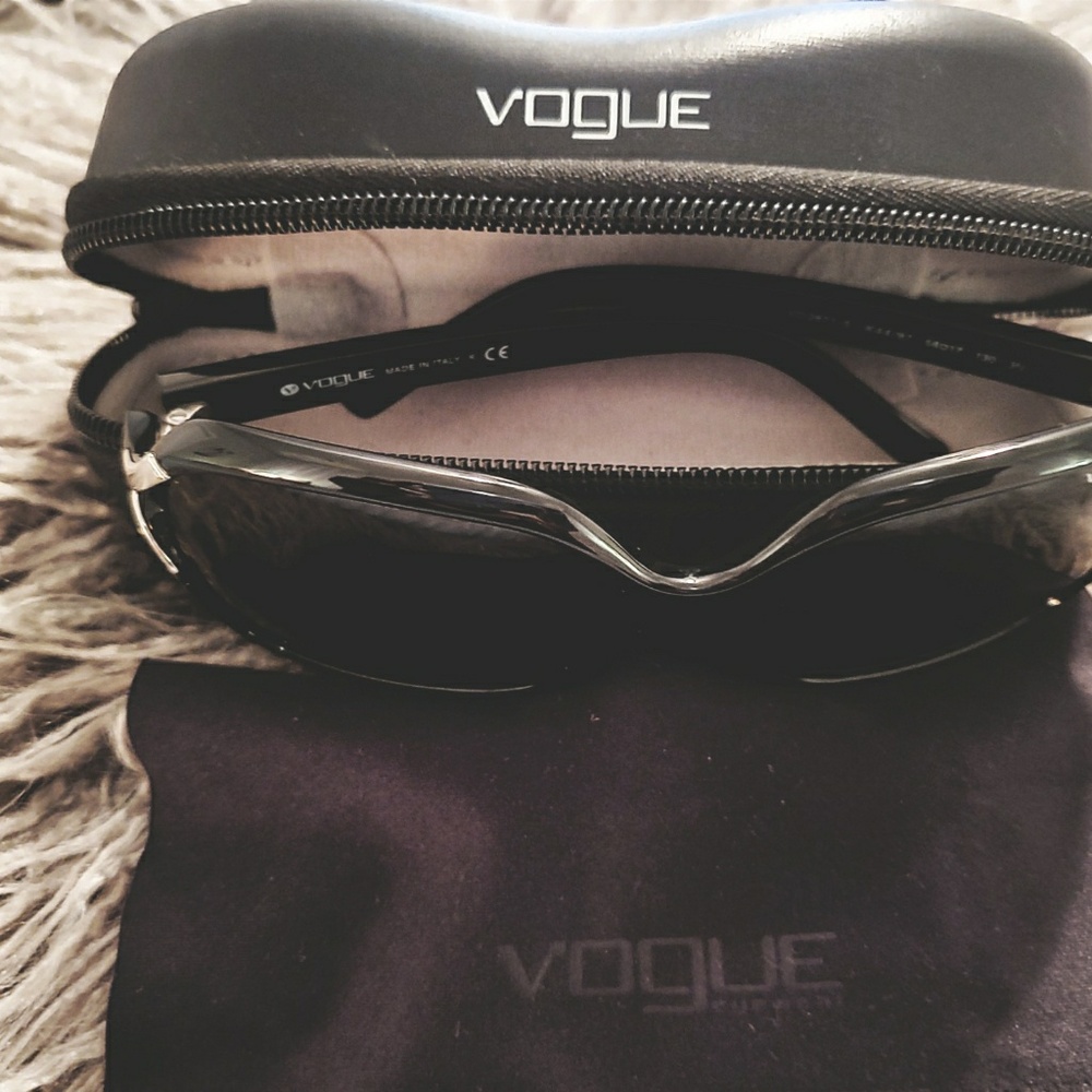 Sunglasses - Picture 2 of 4